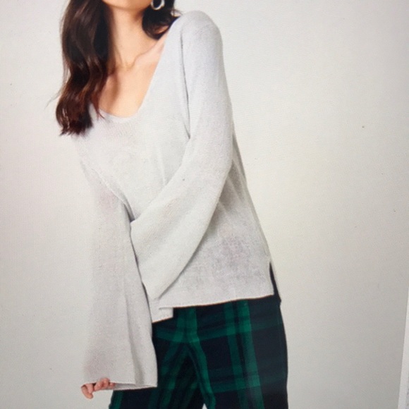 V-Neck lightweight cozy knit top - Picture 1 of 4